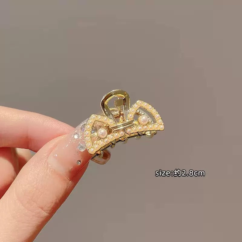 Small metal hair clip