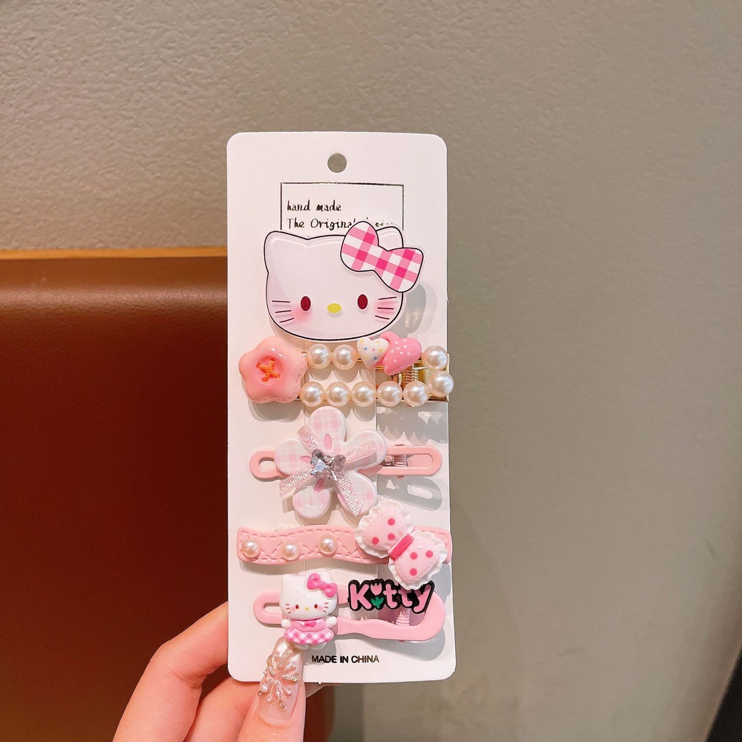 Kids Hair Clips Cute Cartoon KT Cat Flyaway Clips New Girls Bangs Clips Gentle No-Damage Side Hair Clips Baby Hair Accessories